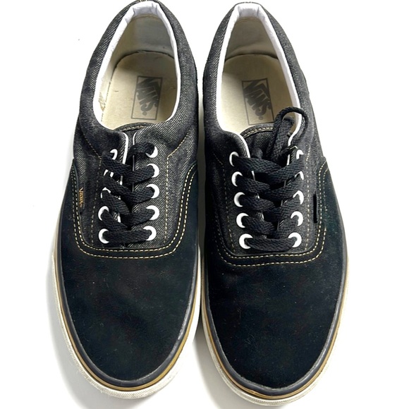 Vans - Picture 1 of 9